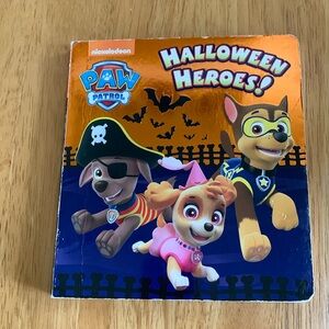 ✋ Paw Patrol Halloween Heroes Board Book